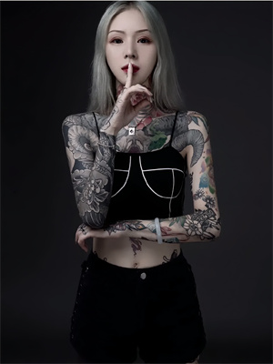 (全文)疯狂！穿越后我被大佬们盯上了陆妍小说推荐，疯狂！穿越后我被大佬们盯上了全章小说阅读